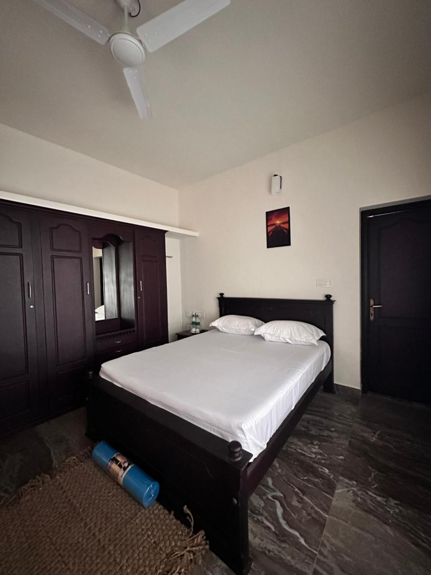 Daffodils Inn Alappuzha Exteriör bild