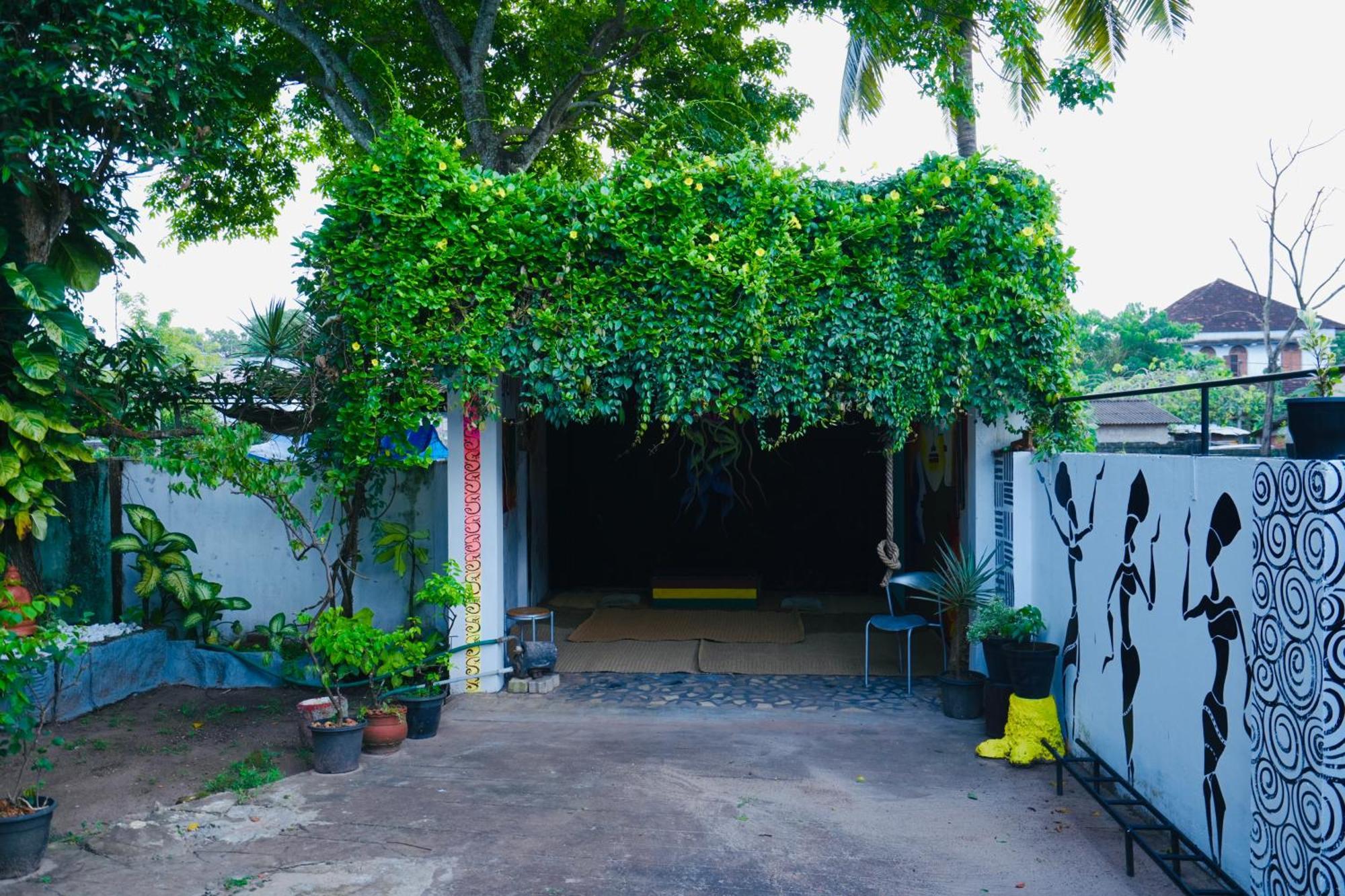 Daffodils Inn Alappuzha Exteriör bild